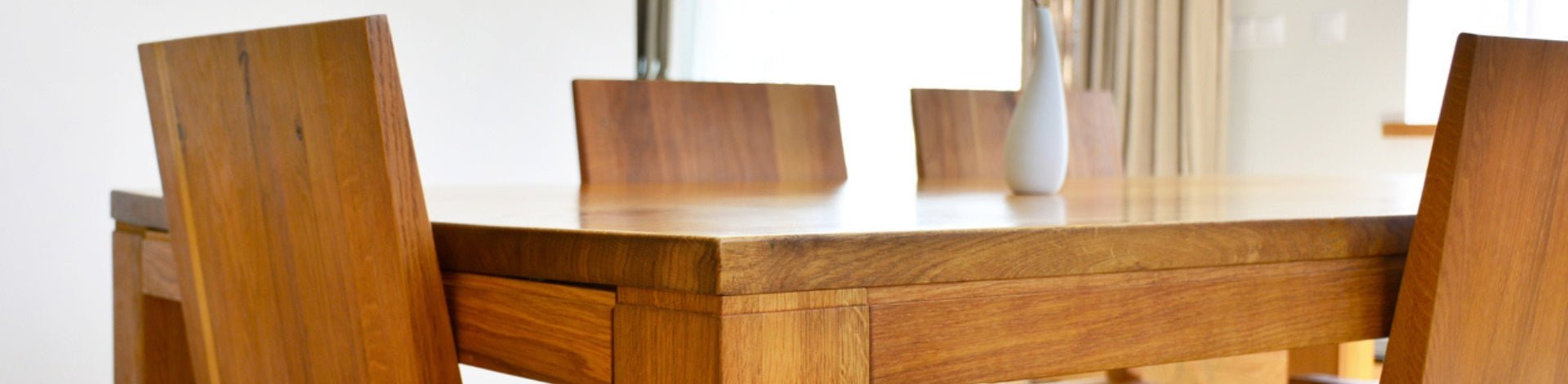 Hoe zorg je voor eikenhouten meubels