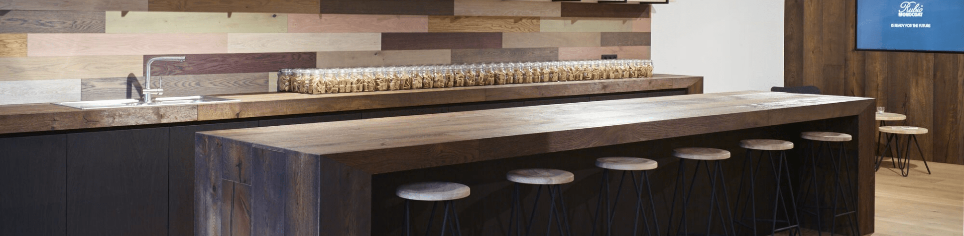 Hoe houten tafels en werkbladen te herstellen