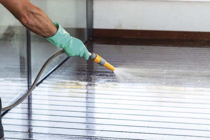 Produits d'entretien pour le traitement du bois