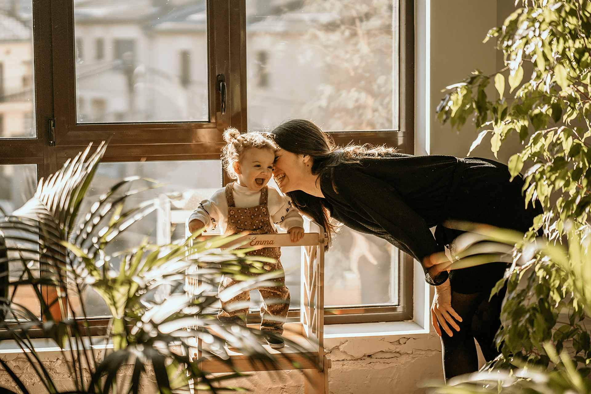 Tout en un dans cette tour d’apprentissage : tableau, chaise, marchepied, table, …